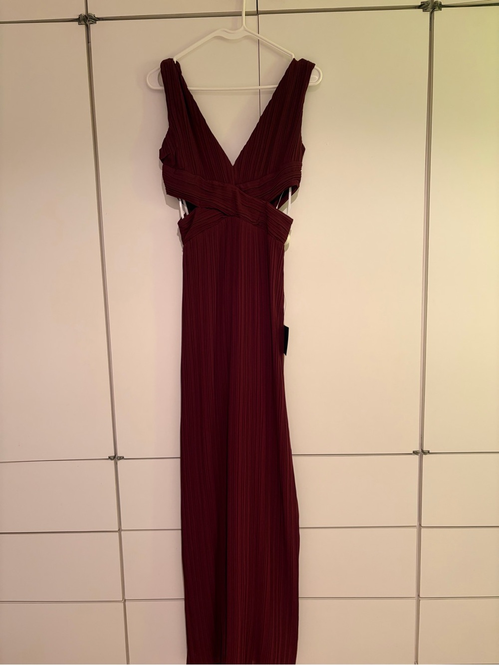 Lulu's Burgundy V-Neck Maxi Dress with Crisscross Waist